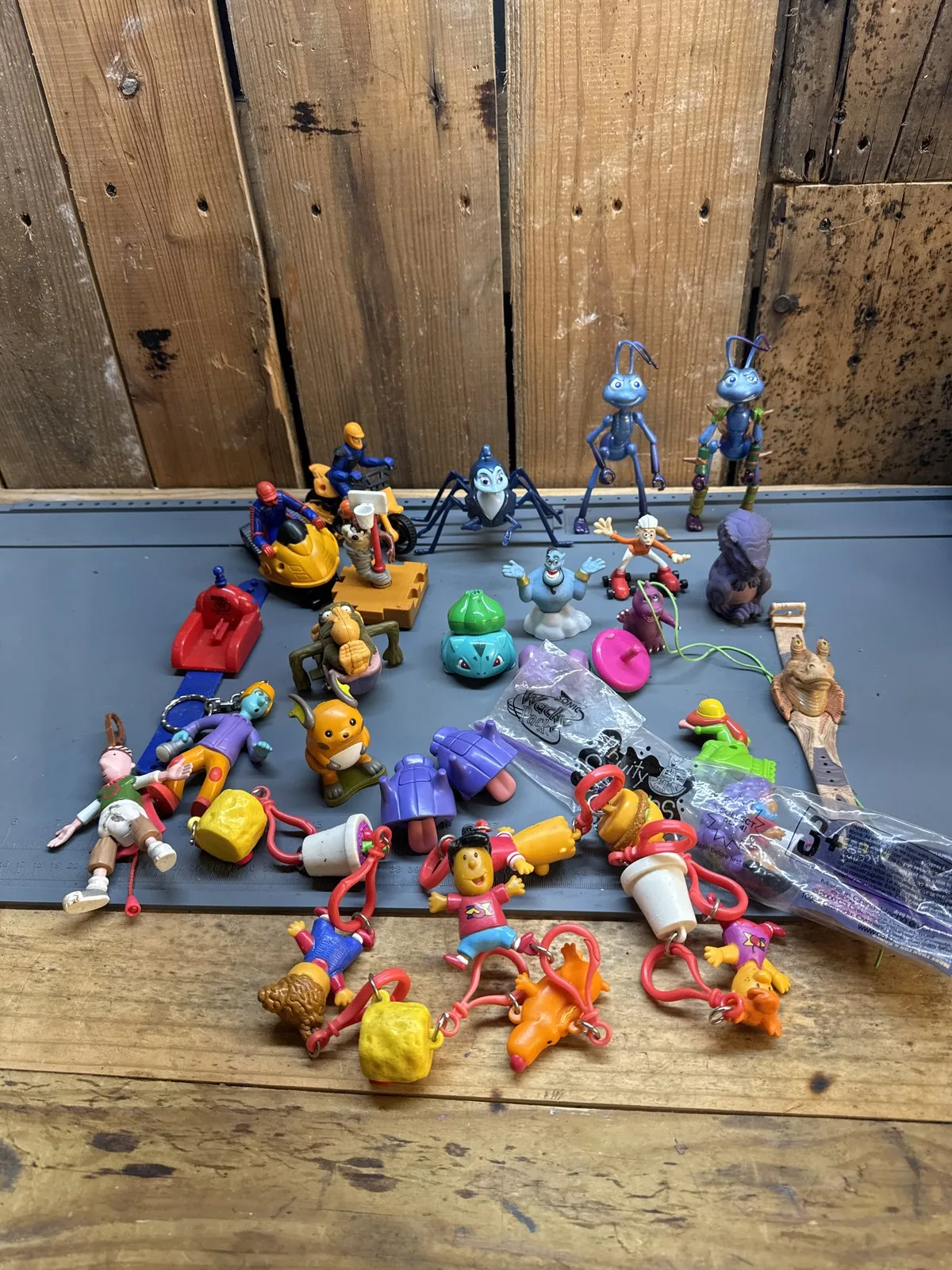 Vintage 90s Fast Food Kids Meal Toy Lot 35 Pcs Bug's Life Genie Pokemon Jar Jar